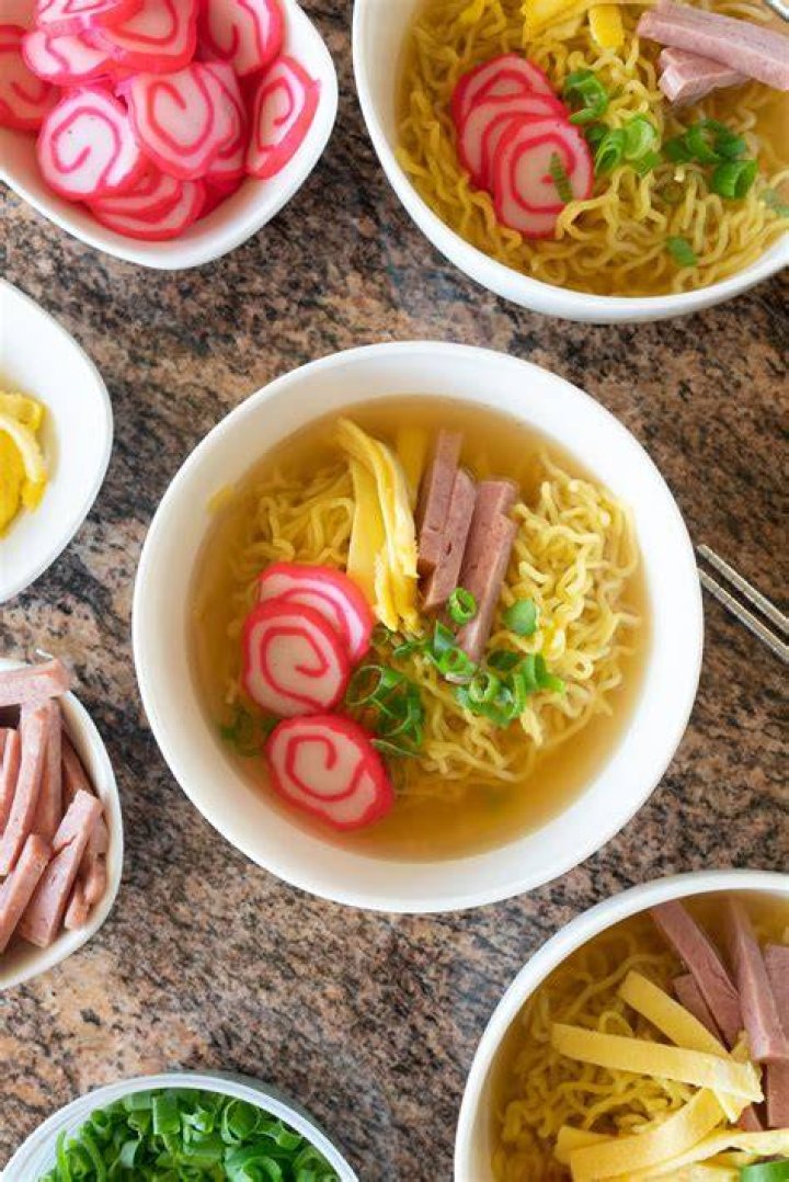 How do you eat saimin